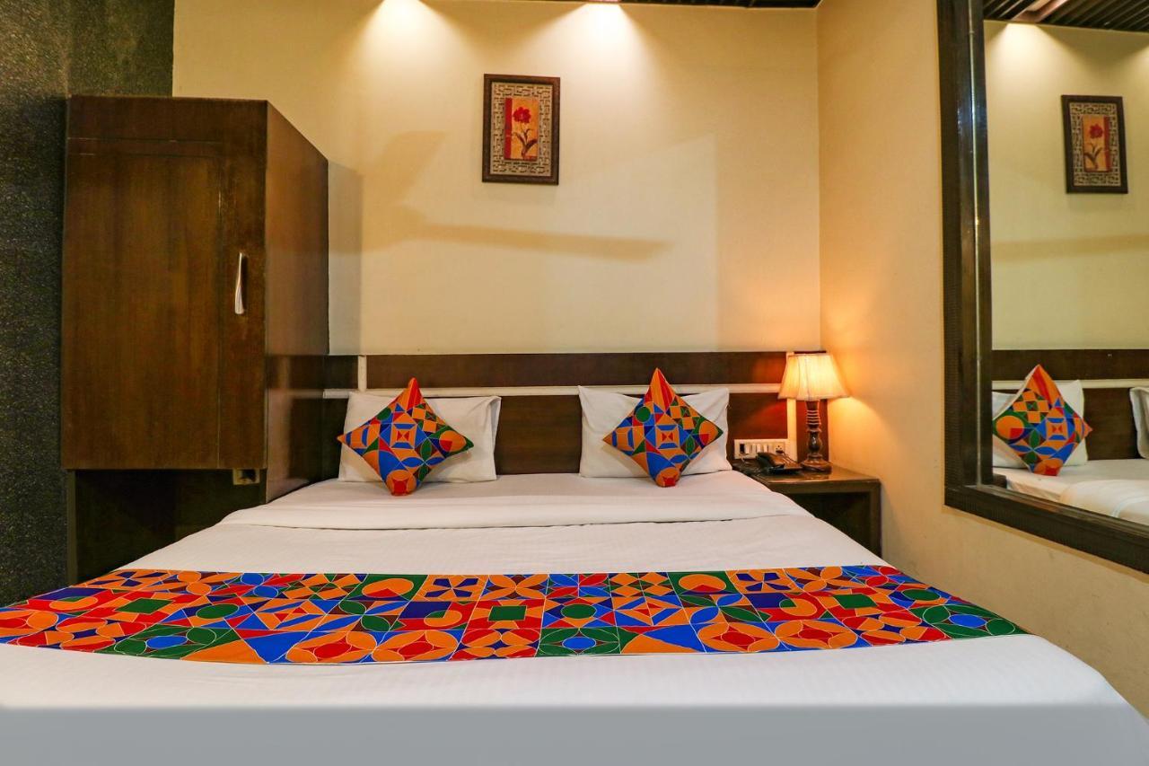 Staybook Aira Railway Station Paharganj Hotel New Delhi
